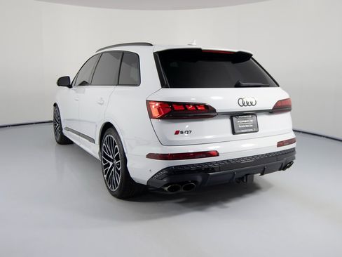 Used 2025 Audi SQ7 Prestige image 3