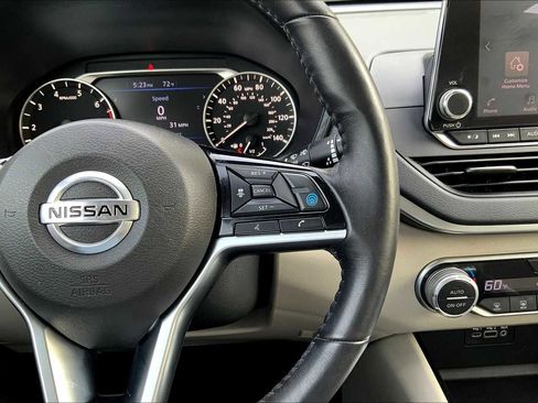 Used 2020 Nissan Altima 2.5 SV image 24