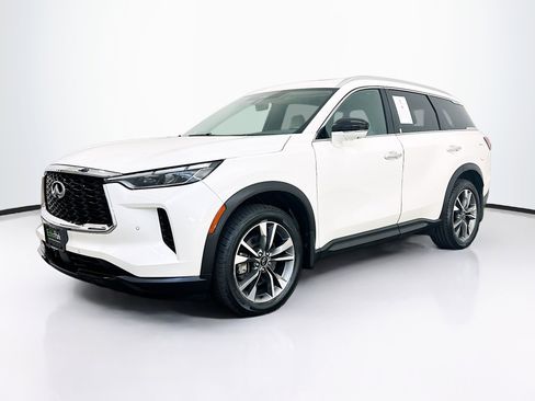 Used 2023 INFINITI QX60 Luxe w/ Performance Audio Package AWD/4WD image 3