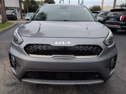 Used 2022 Kia Niro EX Premium FWD image 8