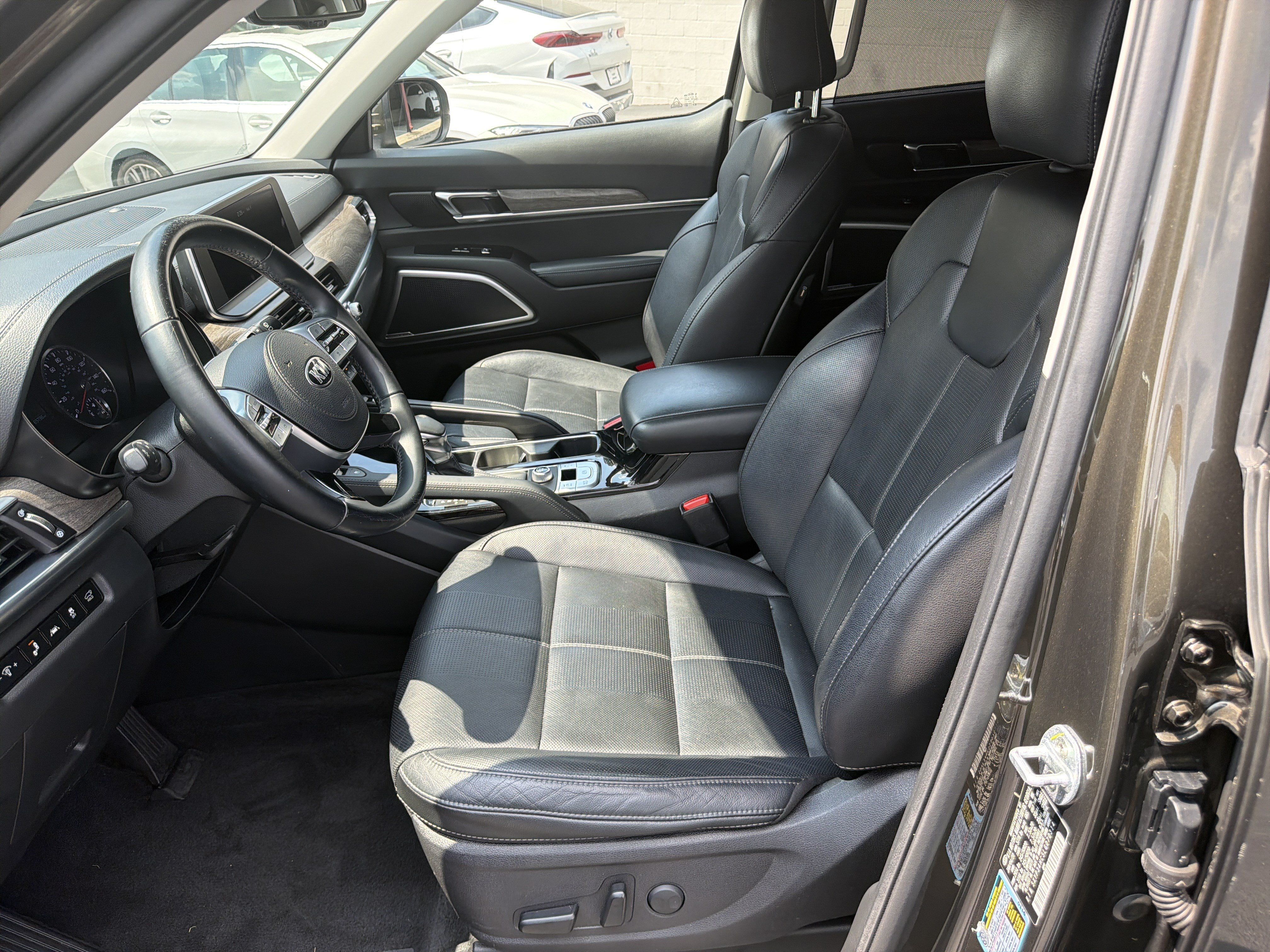 Used 2020 Kia Telluride EX w/ EX Premium Package FWD image 9