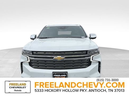Used 2024 Chevrolet Suburban Premier AWD/4WD image 9
