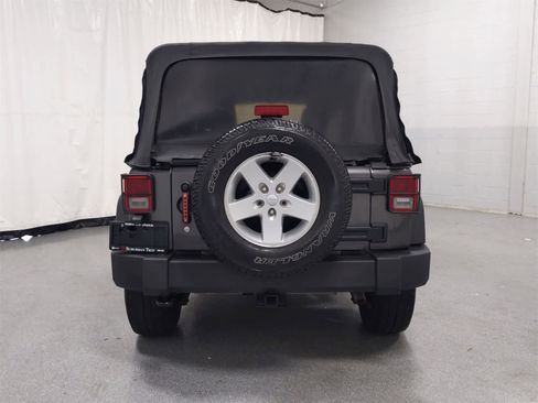 Certified 2018 Jeep Wrangler Unlimited Sport S image 13