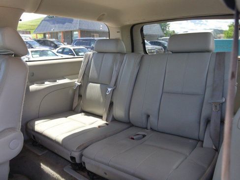 Used 2009 Chevrolet Suburban LT w/ Luxury Package AWD/4WD image 27