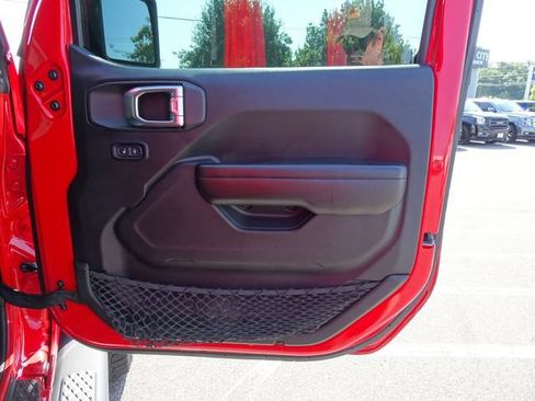 Used 2021 Jeep Gladiator Mojave w/ Auxiliary Switch Group AWD/4WD image 16