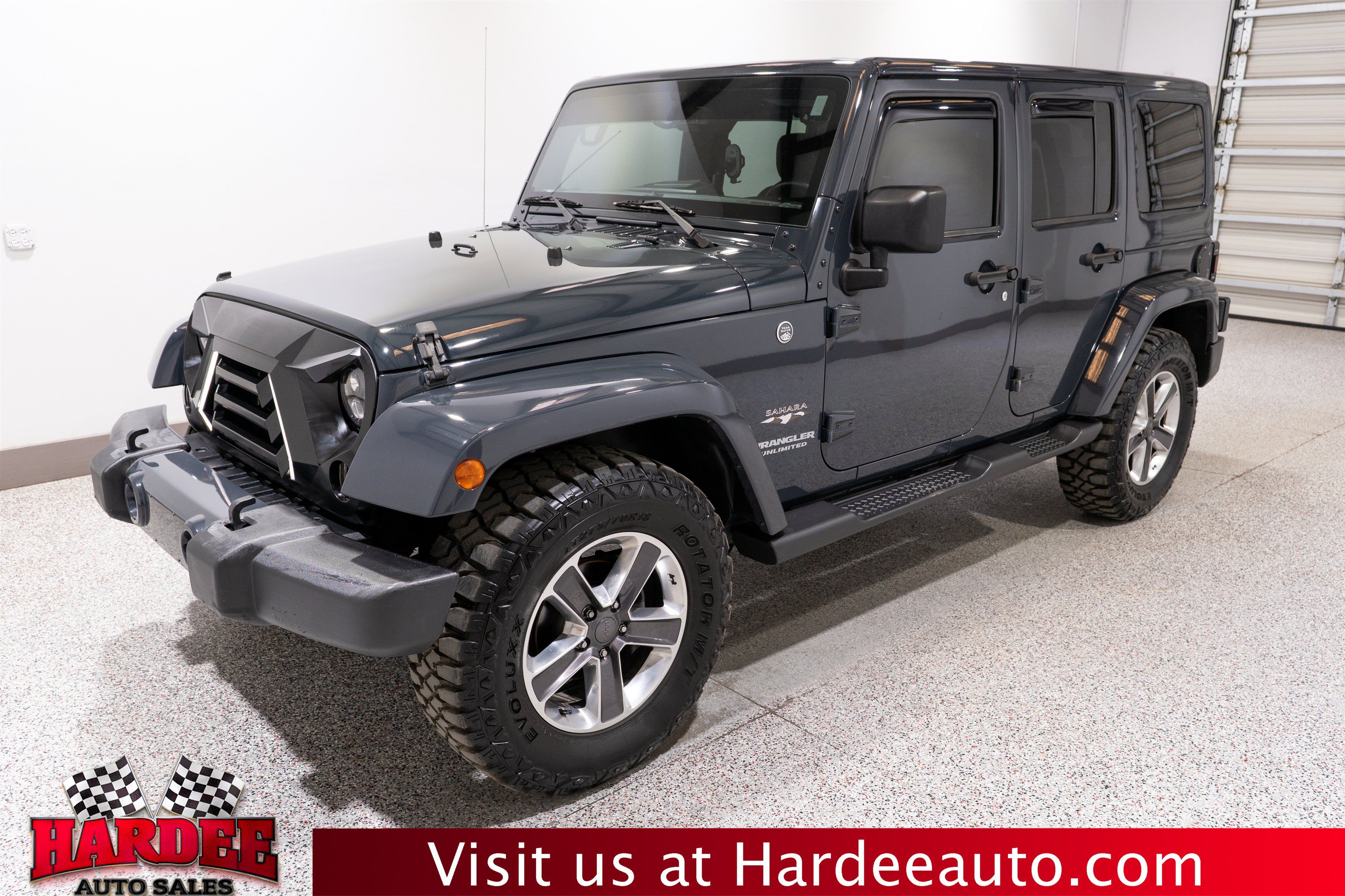 Used 2017 Jeep Wrangler Unlimited Sahara w/ Connectivity Group AWD/4WD image 2