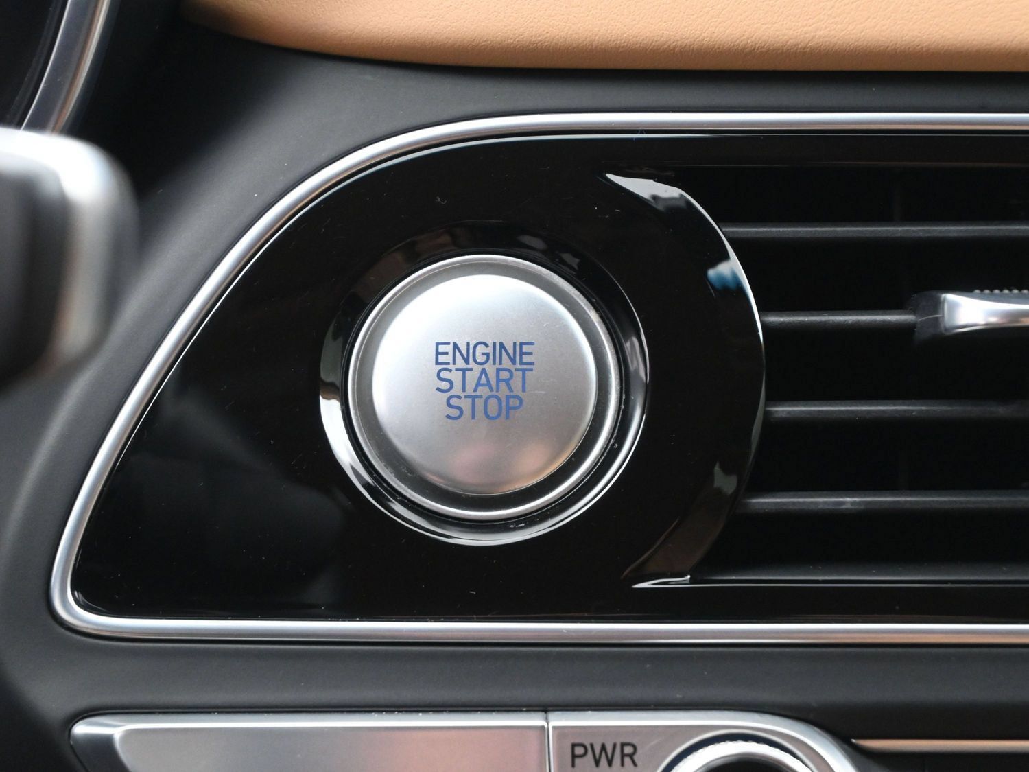 Used 2022 Genesis G70 3.3T RWD image 32