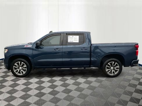 Used 2021 Chevrolet Silverado 1500 RST image 2