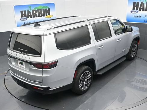 Used 2024 Jeep Wagoneer L Series II w/ Flexible Seating Group RWD image 27