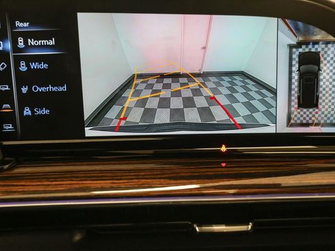 Used 2021 Cadillac Escalade Premium Luxury w/ Performance Package image 38