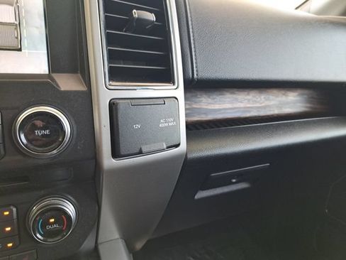 Used 2018 Ford F150 Lariat w/ Equipment Group 502A Luxury AWD/4WD image 15