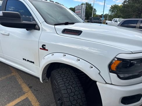Used 2022 RAM 3500 Limited AWD/4WD image 3