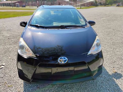 Used 2014 Toyota Prius C Three image 12