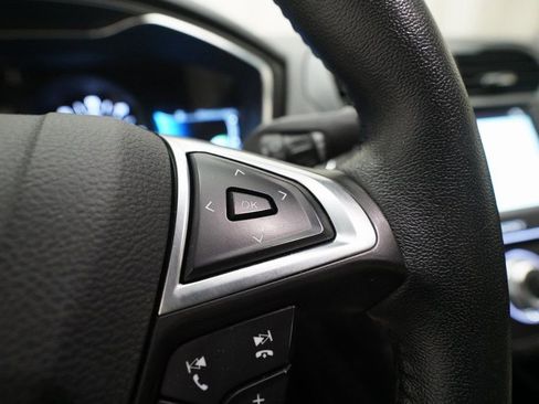 Used 2017 Ford Fusion Titanium image 18