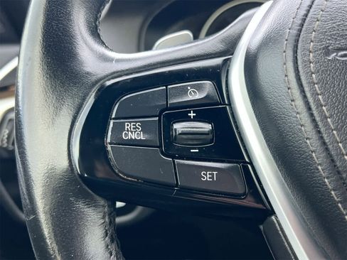 Used 2018 BMW 530i xDrive w/ Premium Package image 23