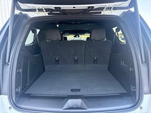 Used 2025 GMC Yukon XL Elevation RWD image 12