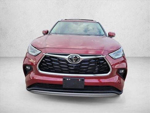 Used 2026 Toyota Highlander Platinum AWD/4WD image 2