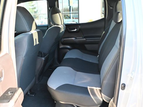 Used 2021 Toyota Tacoma TRD Sport w/ Technology Package image 43