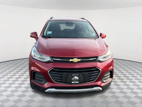 Used 2019 Chevrolet Trax LT w/ LT Convenience Package image 2