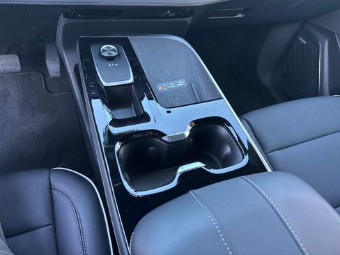 Used 2025 Buick Enclave Preferred image 27