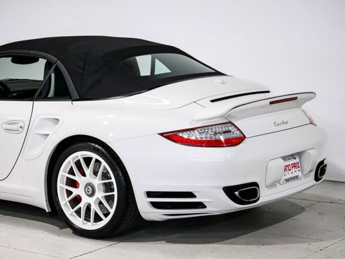 Used 2011 Porsche 911 Turbo image 36