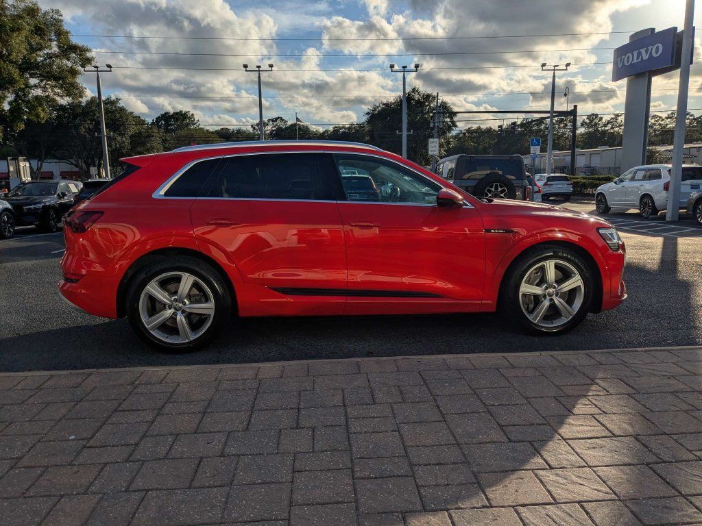 Used 2019 Audi e-tron Premium Plus AWD/4WD image 7
