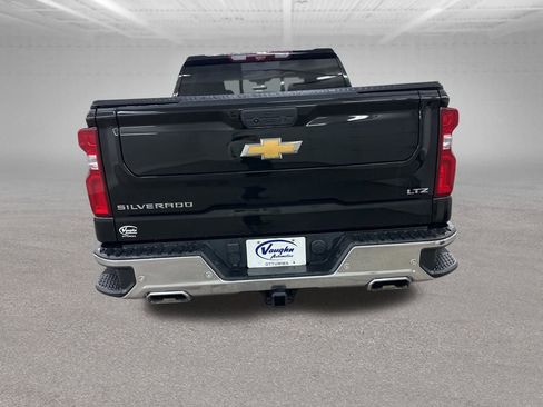 Used 2022 Chevrolet Silverado 1500 LTZ w/ LTZ Premium Package image 11