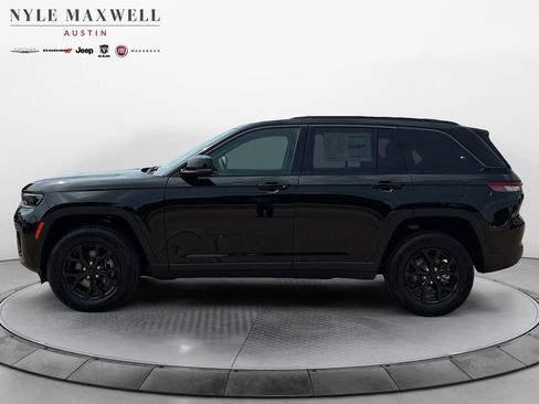 New 2026 Jeep Grand Cherokee Altitude RWD image 13