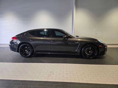 Used 2016 Porsche Panamera 4 AWD/4WD image 8