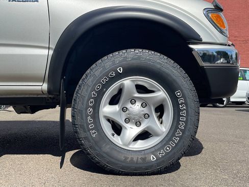 Used 2002 Toyota Tacoma PreRunner w/ SR5 Pkg w/ Chrome Pkg RWD image 6