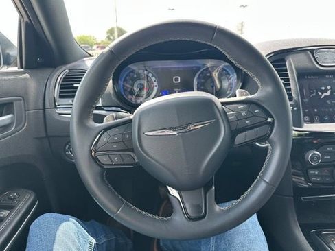 Used 2023 Chrysler 300 S RWD image 9