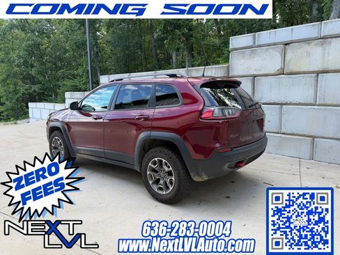 Used 2020 Jeep Cherokee Trailhawk AWD/4WD image 4