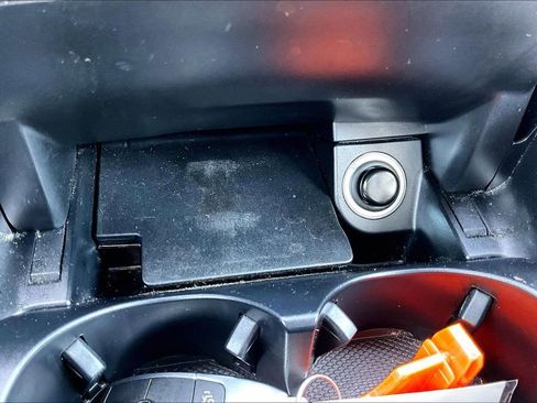 Used 2021 Mercedes-Benz GLC 300 4MATIC image 31