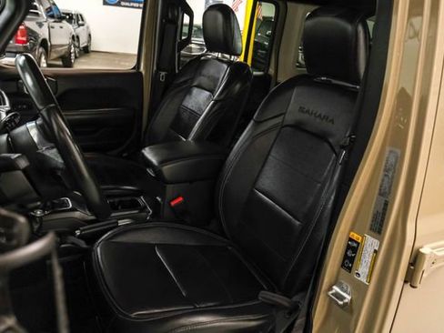 Used 2022 Jeep Wrangler Unlimited Sahara AWD/4WD image 26