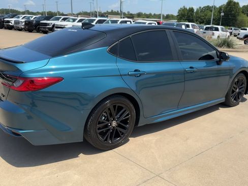 Used 2025 Toyota Camry XSE FWD image 9