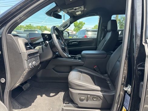 Used 2025 Chevrolet Tahoe LT image 6