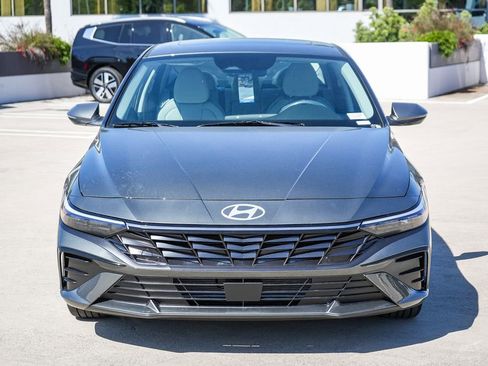 New 2026 Hyundai Elantra Limited FWD image 2