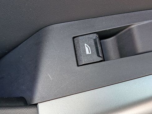 Used 2025 BMW i5 eDrive40i RWD image 30