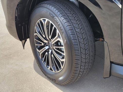 New 2026 Nissan Armada Platinum image 11