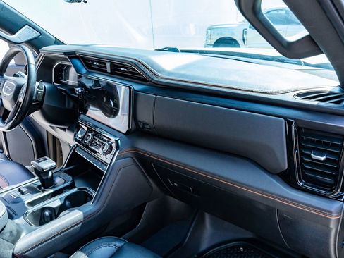 Used 2022 GMC Sierra 1500 AT4 w/ AT4 Premium Package image 18