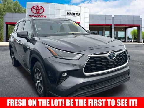 Used 2022 Toyota Highlander XLE image 1