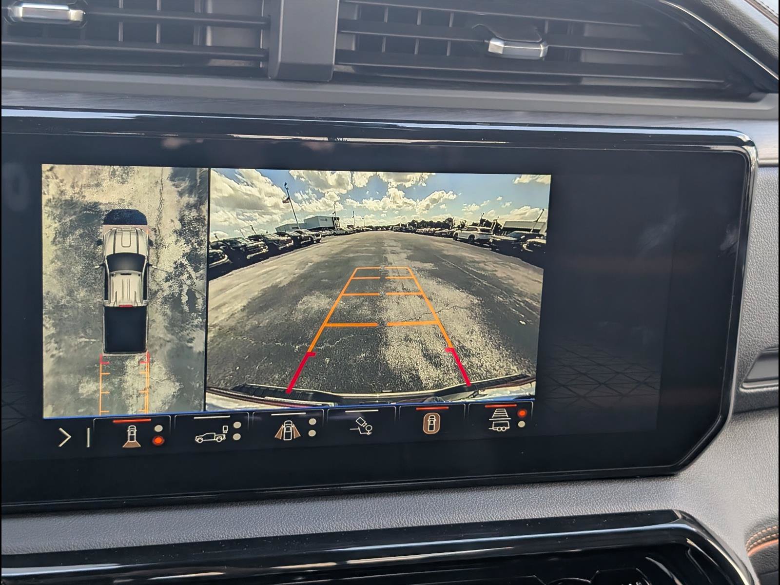 New 2026 GMC Sierra 2500 AT4 w/ AT4 Premium Plus Package AWD/4WD image 7