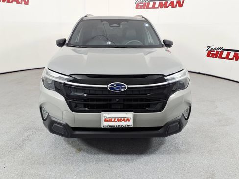 Used 2025 Subaru Forester Touring AWD/4WD image 2