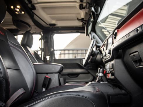 Used 2021 Jeep Wrangler Unlimited Rubicon AWD/4WD image 47