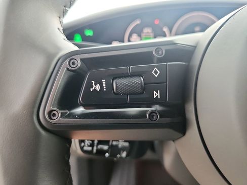 Certified 2025 Porsche Taycan image 19