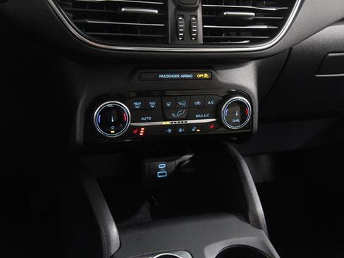 Certified 2022 Ford Escape Titanium w/ Titanium Elite Package image 15