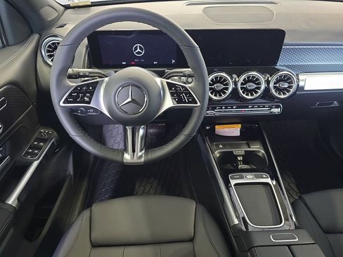 New 2026 Mercedes-Benz GLB 250 image 17