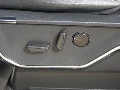 Used 2023 Ford F150 Lariat AWD/4WD image 18