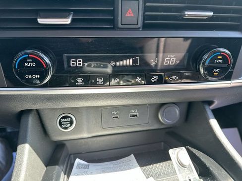 Used 2023 Nissan Rogue SV AWD/4WD image 39