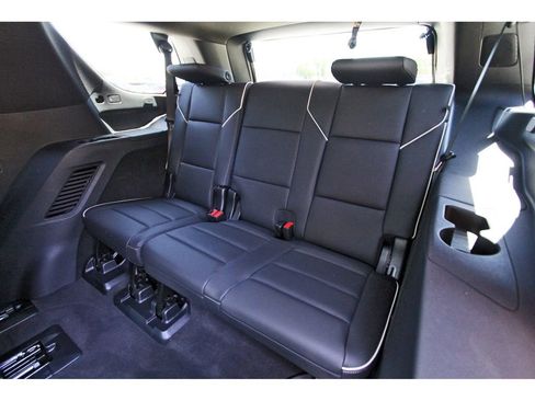 Used 2026 Cadillac Escalade Luxury AWD/4WD image 13